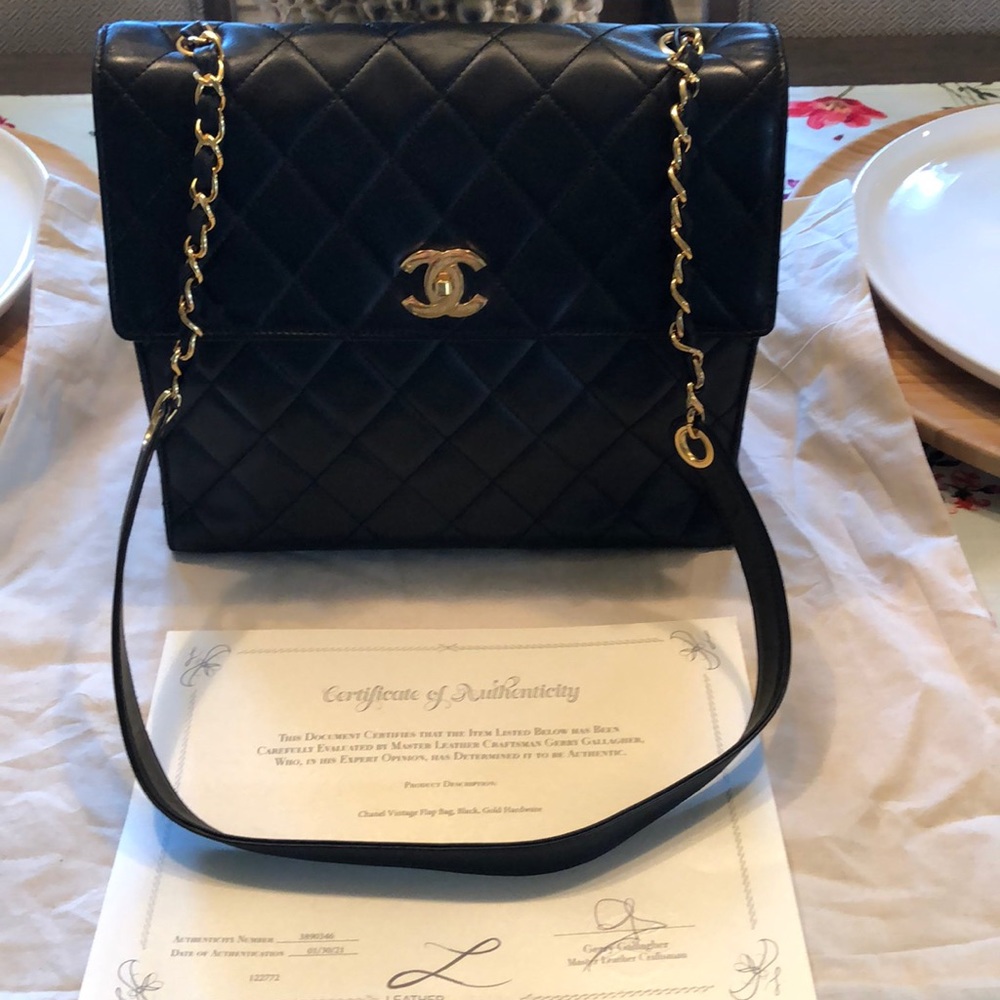 CHANEL 🧁 RARE Vintage shoulder bag